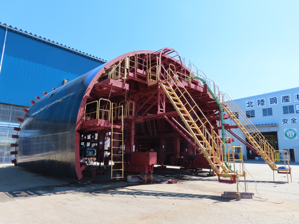 非常駐車帯スチールフォーム|北陸建工グループ